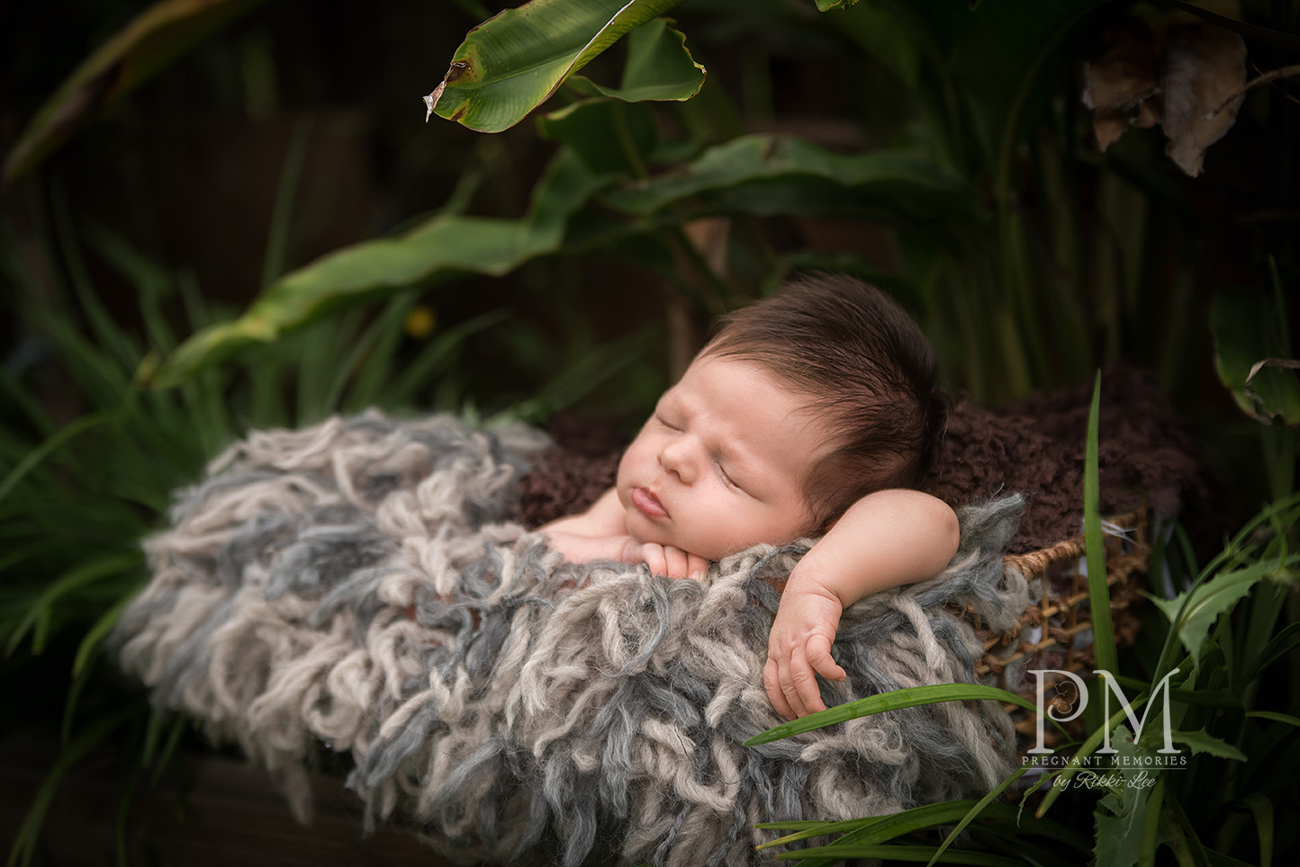 Award Winning Newborn Photographer - Black and White Fine Art