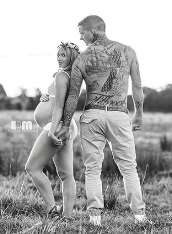 Amazing Maternity Photo Ideas. Rikki-Lee