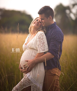 Couple maternity pose ideas